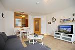 Blick in den Wohn- und Essbereich - Wohnung Haron - Top-Hundeurlaub