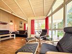Wohnbereich mit Sitzecke - Ferienhaus 04 - Top-Hundeurlaub