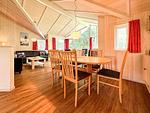 Wohnzimmer mit Essbereich - Ferienhaus 04 - Top-Hundeurlaub