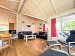 mit Blick in den Wohn und Essbereich - Ferienhaus 04 - Top-Hundeurlaub