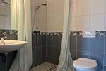 Bad mit Dusche und WC - Wohnung 01 - Top-Hundeurlaub