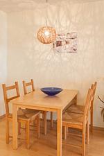 Wohnzimmer mit Essplatz - Appartementhaus Victoria - WE C 09 - Seepanorama - Top-Hundeurlaub
