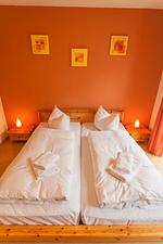 Schlafzimmer - Appartementhaus Victoria - WE C 09 - Seepanorama - Top-Hundeurlaub