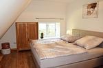 Schlafzimmer - Ferienwohnung Ole Hof Risum-Lindholm - Top-Hundeurlaub