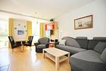 Blick in den Wohn- und Essbereich - Wohnung 019 - Top-Hundeurlaub