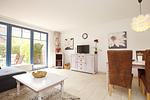 Wohnbereich mit Blick zur Terrasse - Wohnung 05-2 - Top-Hundeurlaub