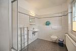 Duschbad mit Waschbecken und WC - Wohnung 10 - Top-Hundeurlaub