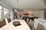 Esstisch mit Blick auf Terrasse - Reethaus 08b - Top-Hundeurlaub