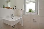 Gäste-WC mit Waschbecken - Reethaus 08b - Top-Hundeurlaub