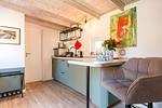 Moderne Küche mit Esstheke - Kleine Rotbuche - Top-Hundeurlaub