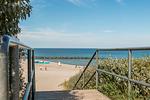 Strandblick mit Holzsteg - Kleine Rotbuche - Top-Hundeurlaub