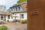 Sauna im Außenbereich mit Beschilderung - Haus am Schilf - Wohnung 6 - Top-Hundeurlaub