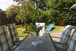 Terrasse mit Gartenmöbeln und Liege - Künstlerhaus Rosenthal 01 - Top-Hundeurlaub