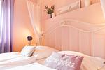 Helles Schlafzimmer mit romantischem Flair - Künstlerhaus Rosenthal 02 - Top-Hundeurlaub