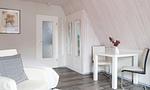 Gemütliches Schlafzimmer mit weißer Einrichtung - Sonnenblumenhaus 02 - Top-Hundeurlaub