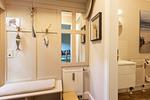 Modernes Badezimmer mit eleganten Designelementen - Christian - Top-Hundeurlaub
