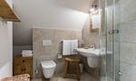 Kleines modernes Badezimmer mit Dusche und Waschbecken - Hof Zeesenblick 06 - Top-Hundeurlaub