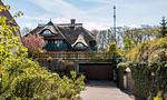 Außenansicht eines traditionellen Reetdachhauses - Strandidyll - Top-Hundeurlaub