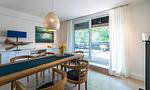 Moderne Küche mit Essbereich und großen Fenstern - Hof Zeesenblick 04 - Top-Hundeurlaub