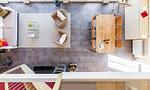 Modernes Wohnzimmer mit Esstisch und Sitzgelegenheiten - Boddenzauber 02 - Top-Hundeurlaub
