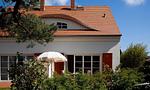 Hauptansicht eines charmanten Ferienhauses - Boddensegler - Top-Hundeurlaub