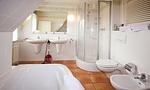 Badezimmer mit Dusche und Badewanne - Worpswede - Top-Hundeurlaub