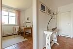 Heller Raum mit Schreibtisch und Stuhl - Wiesenidyll - Top-Hundeurlaub