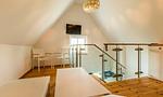 Wellnessbereich im Dachgeschoss mit Lounges und TV - Strandrausch - Top-Hundeurlaub