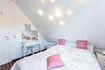 Schlafzimmer mit Doppelbett und Schminktisch. - Carpe Diem - Top-Hundeurlaub