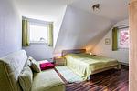 Gemütliches Schlafzimmer mit Doppelbett und Schlafsofa. - Carpe Diem - Top-Hundeurlaub