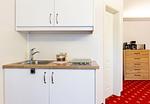 Moderne Küche mit Spüle und Kochfeld - Strandhaus Claassen 09 - Top-Hundeurlaub