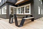 Terrasse mit Tisch und stilvollen Stühlen - Pur A4 - Top-Hundeurlaub