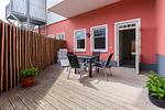 Terrasse mit Tisch und Stühlen - Strandläufer 01 - Top-Hundeurlaub