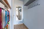 Flur mit Spiegel und Garderobe - Strandhaus Wustrow - Wohnung 3 - Top-Hundeurlaub