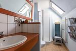 Helles Badezimmer mit Dusche und Waschbecken - Strandhaus Wustrow - Wohnung 3 - Top-Hundeurlaub