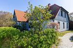 Außenansicht eines charmanten Ferienhauses - Strandhaus Wustrow - Wohnung 4 - Top-Hundeurlaub