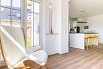 Moderne Küche mit Barhockern - Haus Weißdorn - Top-Hundeurlaub