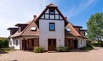 Außenansicht eines modernen Wohnhauses - Bootsanleger, Landhaus Haven Höövt - Top-Hundeurlaub