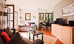Helles Wohnzimmer mit Sofa und Essbereich - Windflüchter, Landhaus Haven Höövt - Top-Hundeurlaub