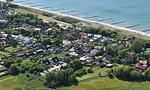 Luftaufnahme einer ruhigen Wohngegend am Strand - Atelierwohnung Paul Müller-Kaempff - Top-Hundeurlaub