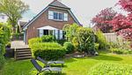 Außenansicht eines Ferienhauses mit Garten - Binnendieck - Top-Hundeurlaub