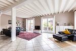 Geräumiges Wohnzimmer mit Zugang zur Terrasse - Binnendieck - Top-Hundeurlaub