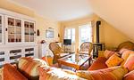 Gemütliches Wohnzimmer mit Sofa und Tisch - Madlen - Top-Hundeurlaub