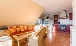 Wohnbereich mit Sofa und offener Küche - Madlen - Top-Hundeurlaub
