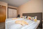 Schlafzimmer mit Doppelbett - Wohnung 1.2 - Am Schwalbenweg - Top-Hundeurlaub