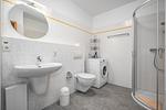 Bad mit Dusche, Waschmaschine und WC - Wohnung 1.2 - Am Schwalbenweg - Top-Hundeurlaub