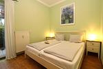 Schlafzimmer - Appartementhaus Strandstraße 32 Fewo 5 - Top-Hundeurlaub