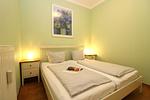 Schlafzimmer - Appartementhaus Strandstraße 32 Fewo 5 - Top-Hundeurlaub