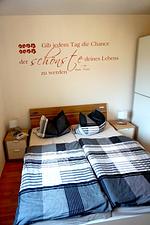 Schlafzimmer - Wildrose FW 1 - Top-Hundeurlaub