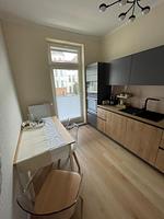 Küche / Küchenzeile - OSTSEEKRABBE Premium Ferienwohnung familienfreundlich, zentral - Top-Hundeurlaub